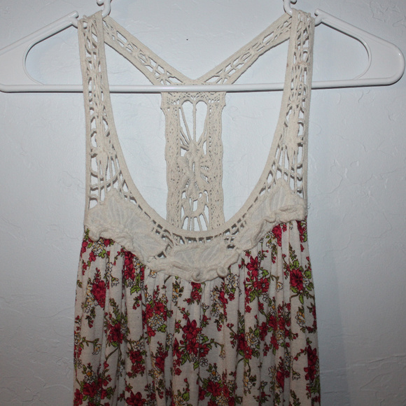 Crochet Floral Tank Top - Picture 2 of 7